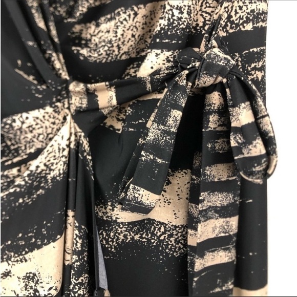 BCBGMaxAzria Alberta Wrap Jersey Dress
Stretch - Picture 9 of 12